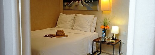 bedroom of the riad with zellige bathroom, book a riad in Marrakech medina with the best value for money in the medina