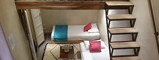 quiet bedroom of the riad overlooking the patio, book a riad in the Marrakech medina with the best value for money